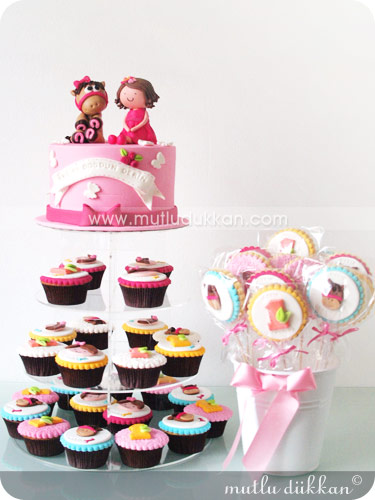 Doğum Günü Cupcake ve Pasta Kulesi